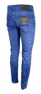 HUGO BOSS Jeans slim fit in denim italiano blu scuro Modello