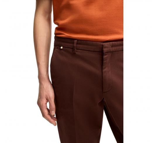 BOSS Pantalone Uomo Chino Slim Fit In Gabardine Di Cotone Elasticizzato Modello Kaito1 50487966 Colore Marrone Scuro