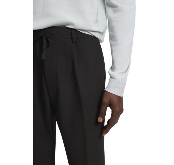 BOSS Pantalone Uomo Con Fit Affusolato In Tessuto Elasticizzato Idrorepellente T Convert Pleat 50539085 Colore Nero